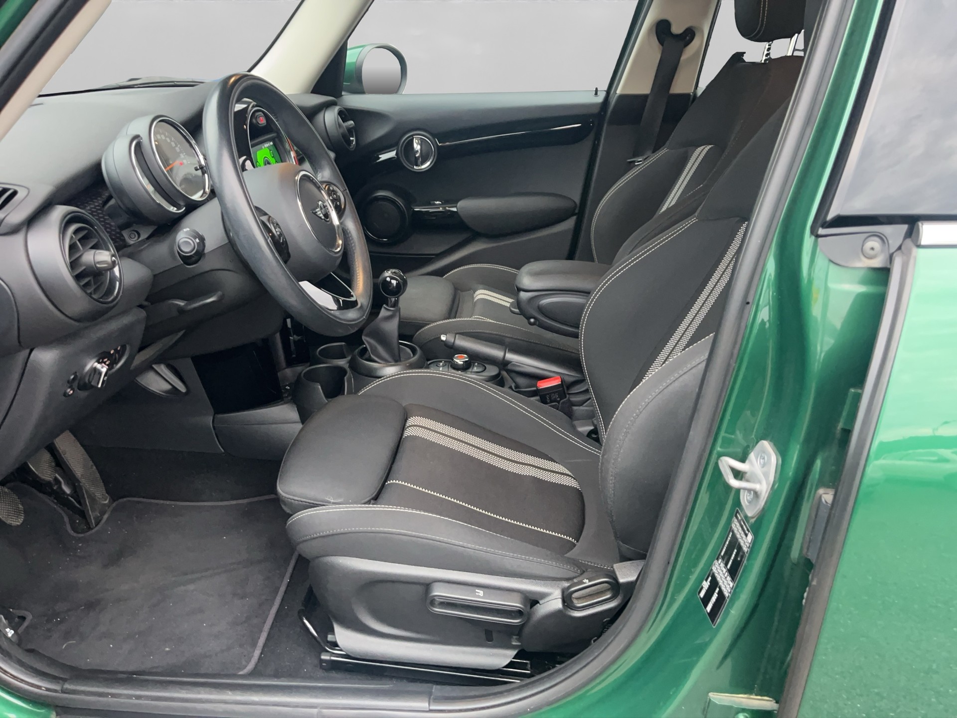 MINI 5door Cooper S-image-8
