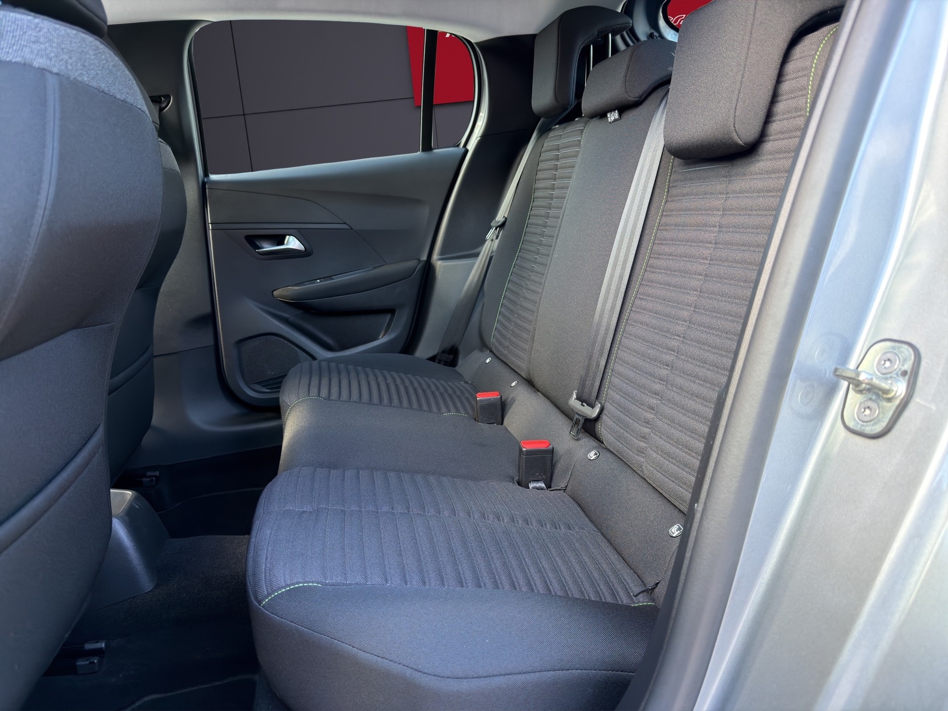 PEUGEOT 208 1.2 Active-image-6