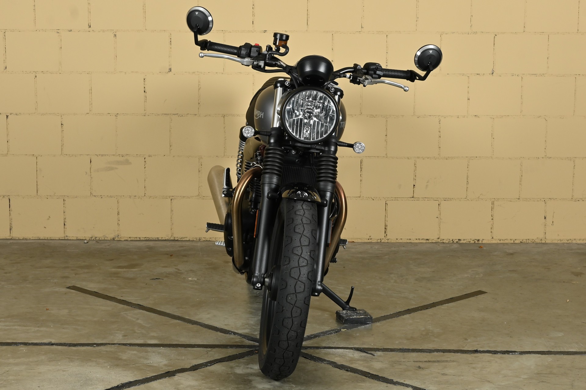 TRIUMPH Speed Twin 900 (35kW)-showroom-element-2