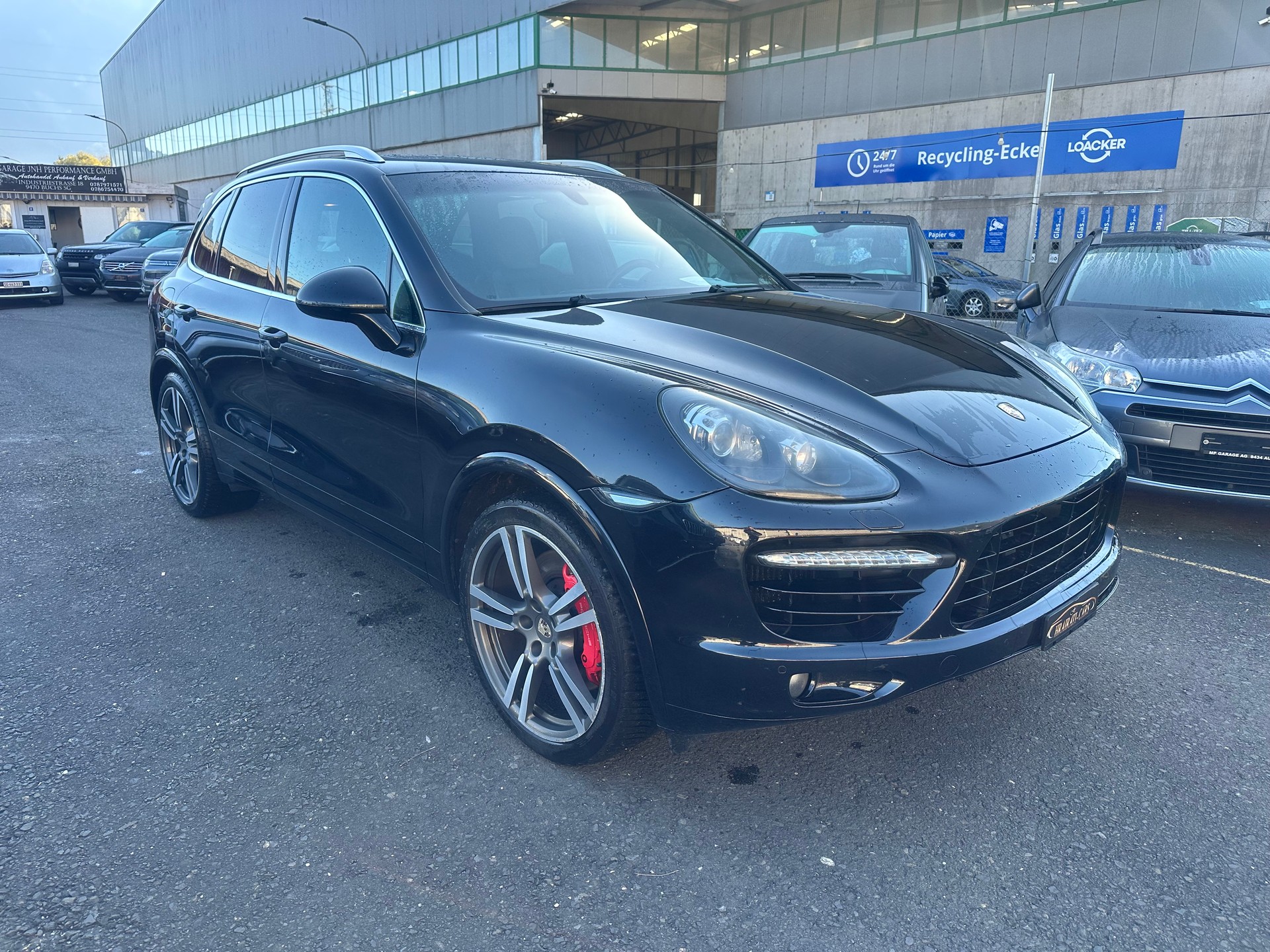 PORSCHE Cayenne Turbo-image-1