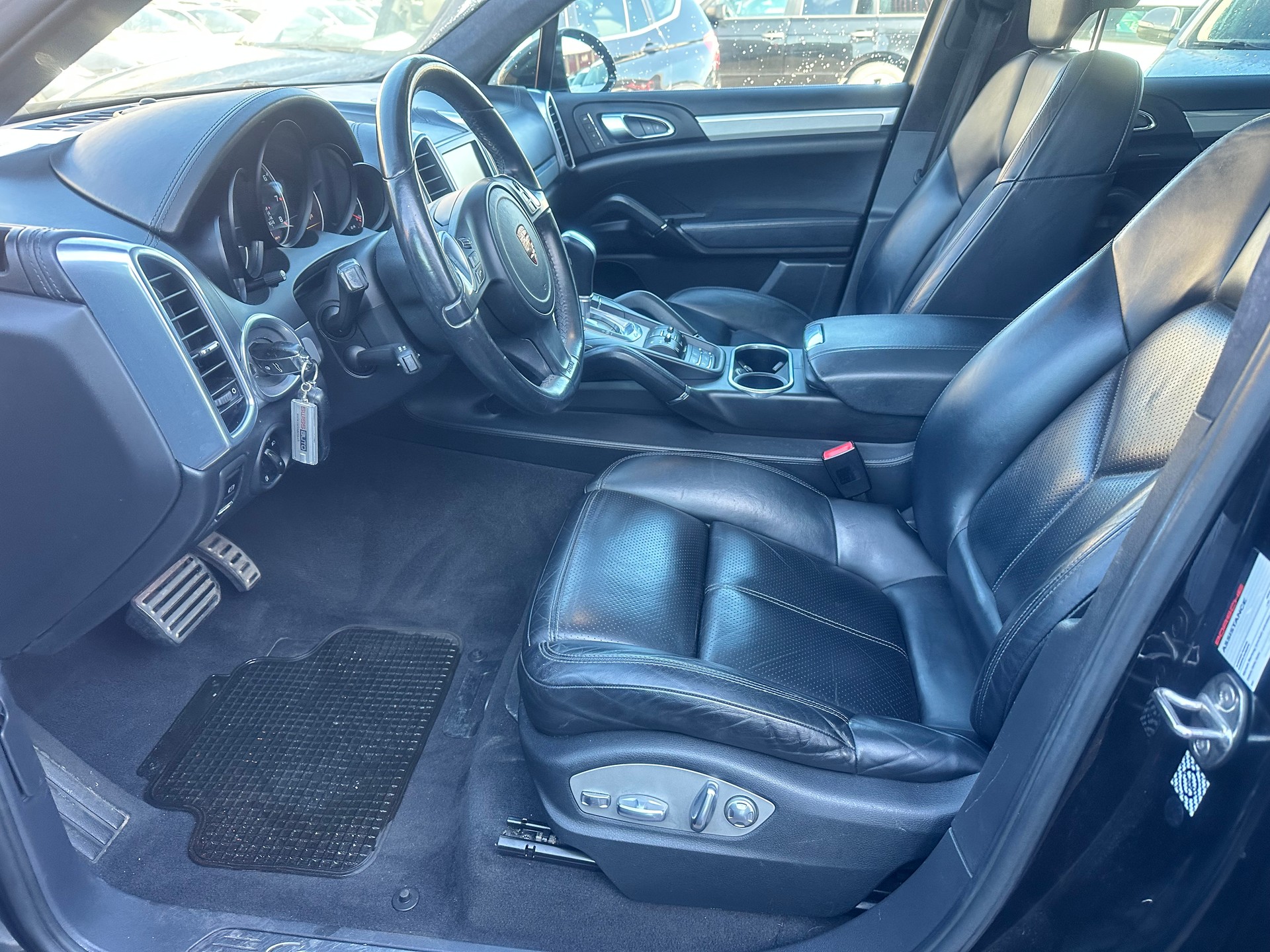 PORSCHE Cayenne Turbo-image-10
