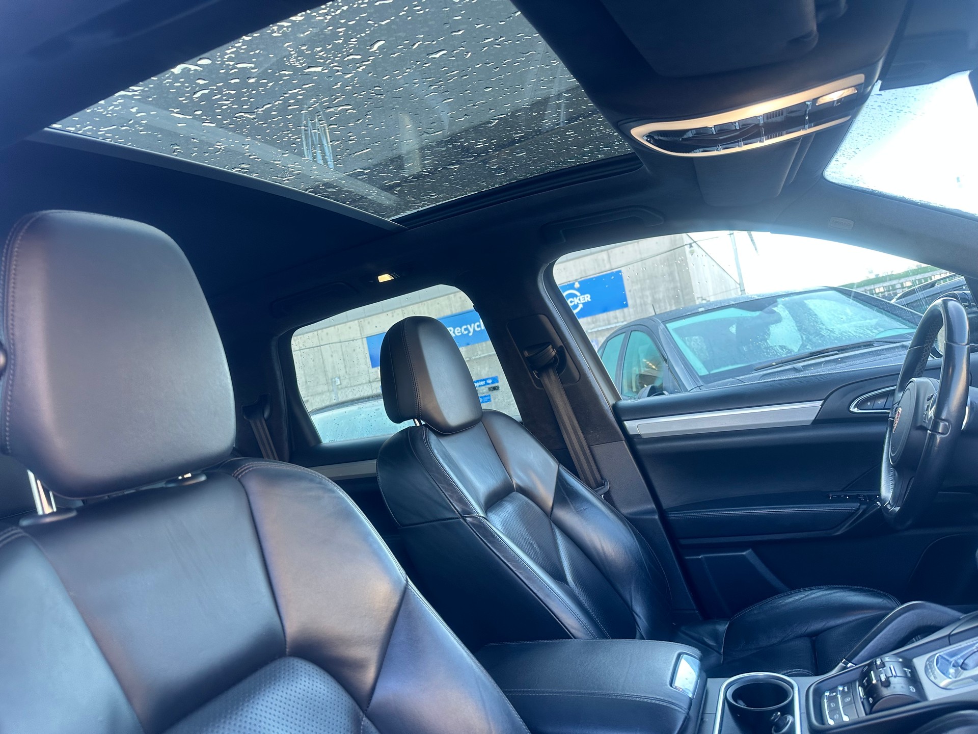 PORSCHE Cayenne Turbo-image-13