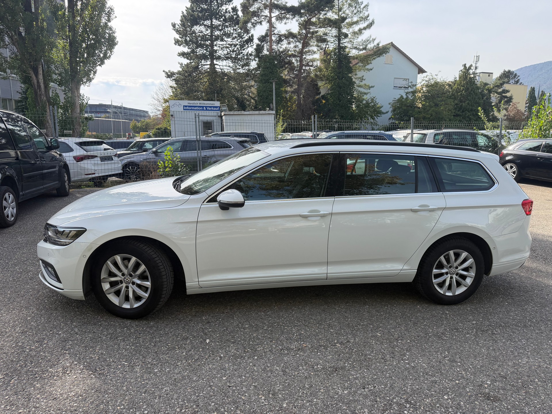 VW Passat Variant 1.6 TDI Business DSG * Gr. Navi * LED * Klima-auto * PDC V&H- RF-Kamera * Tempomat * Ab MFK 19.02.2025 *-image-9
