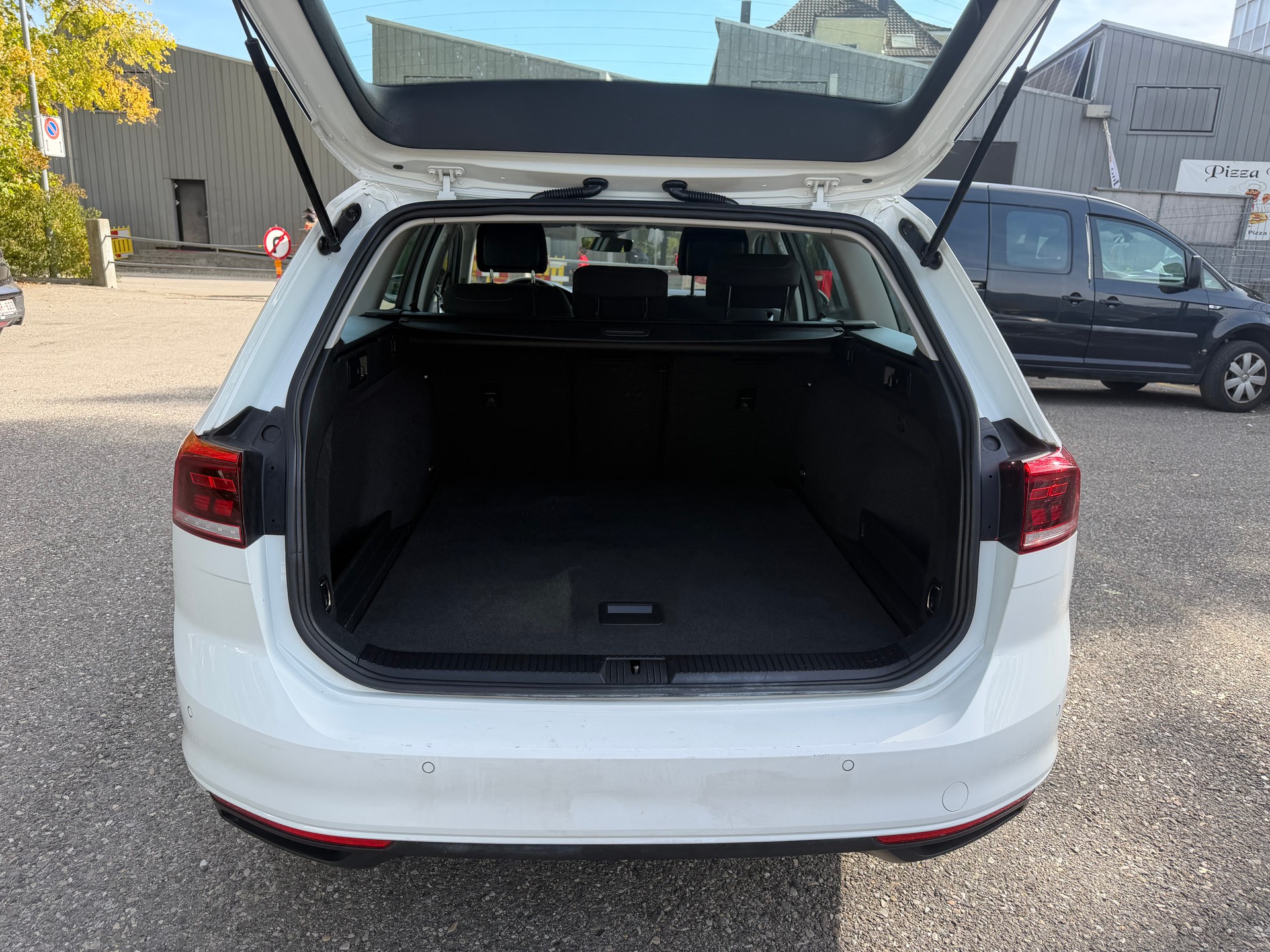 VW Passat Variant 1.6 TDI Business DSG * Gr. Navi * LED * Klima-auto * PDC V&H- RF-Kamera * Tempomat * Ab MFK 19.02.2025 *-image-13