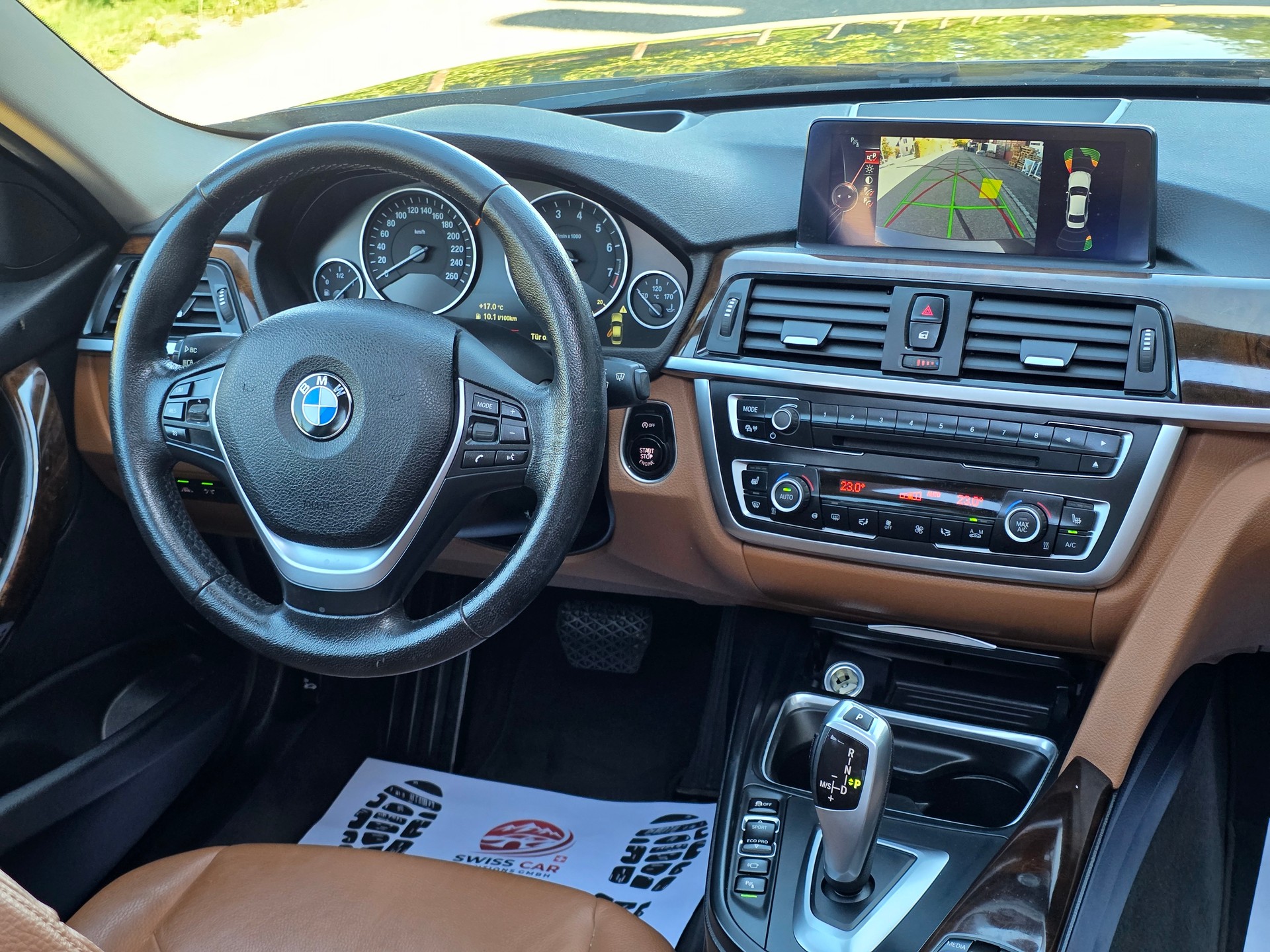 BMW 320i xDrive Luxury Line Steptronic-image-7