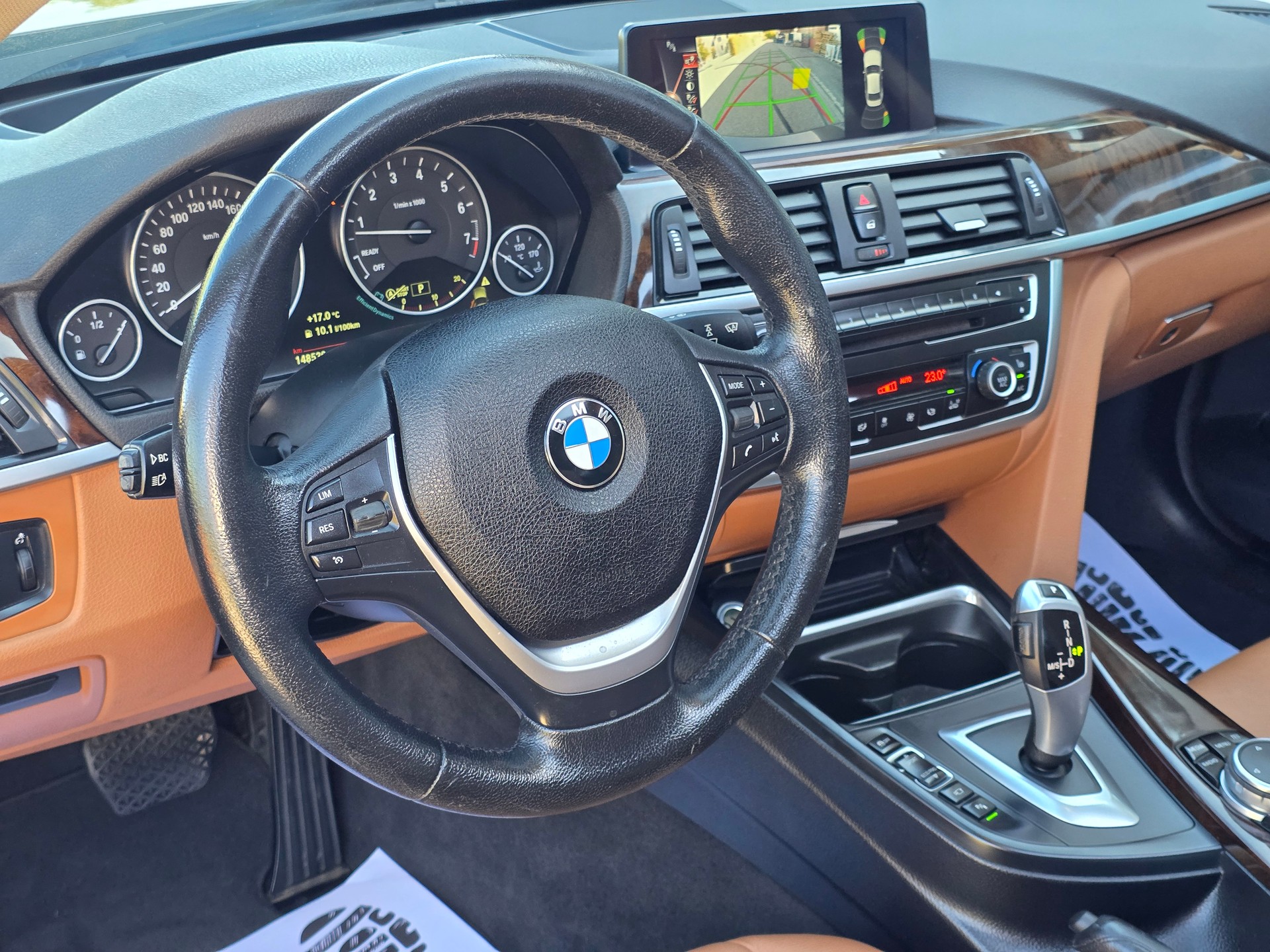 BMW 320i xDrive Luxury Line Steptronic-image-8