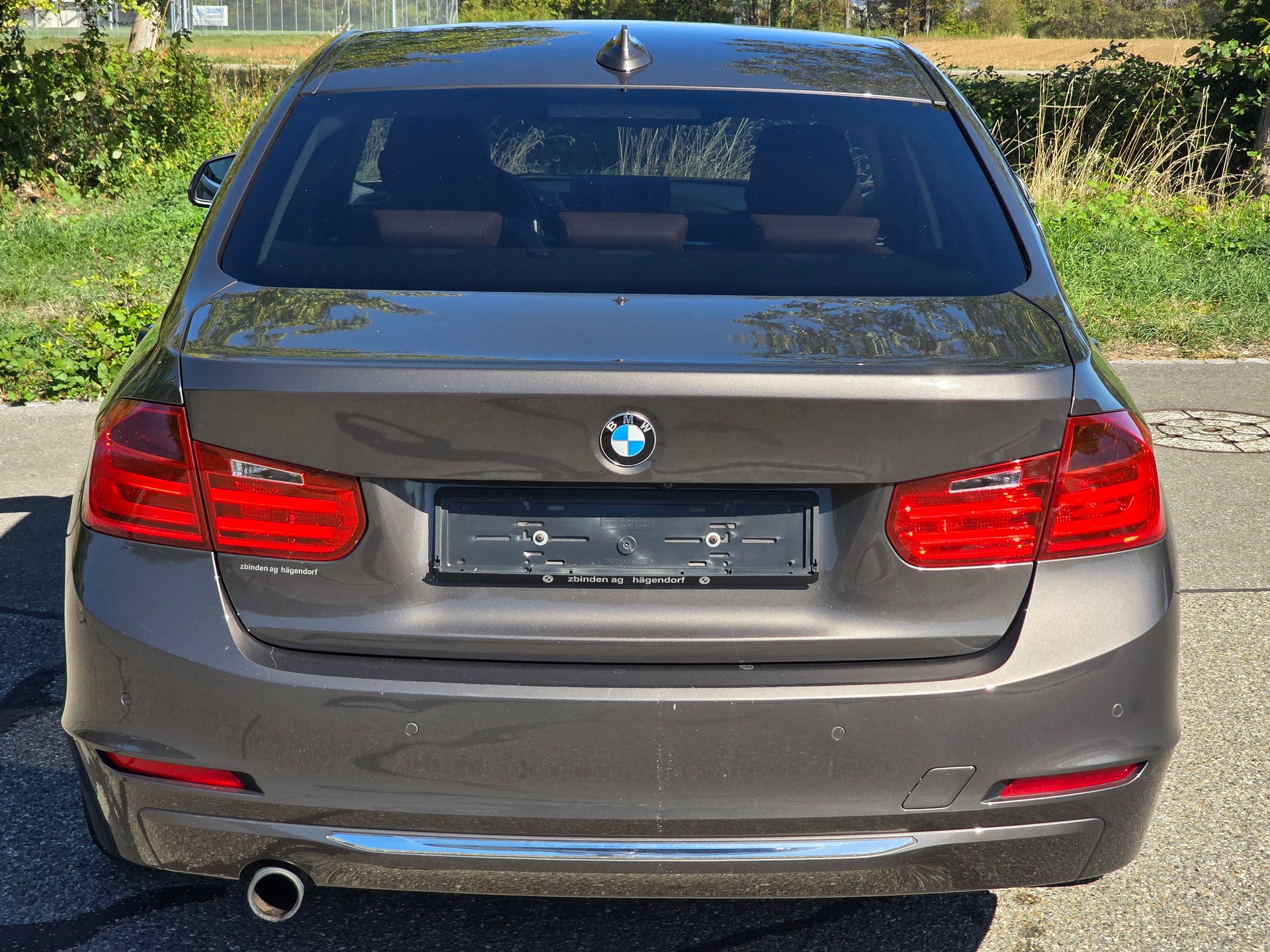 BMW 320i xDrive Luxury Line Steptronic-image-4