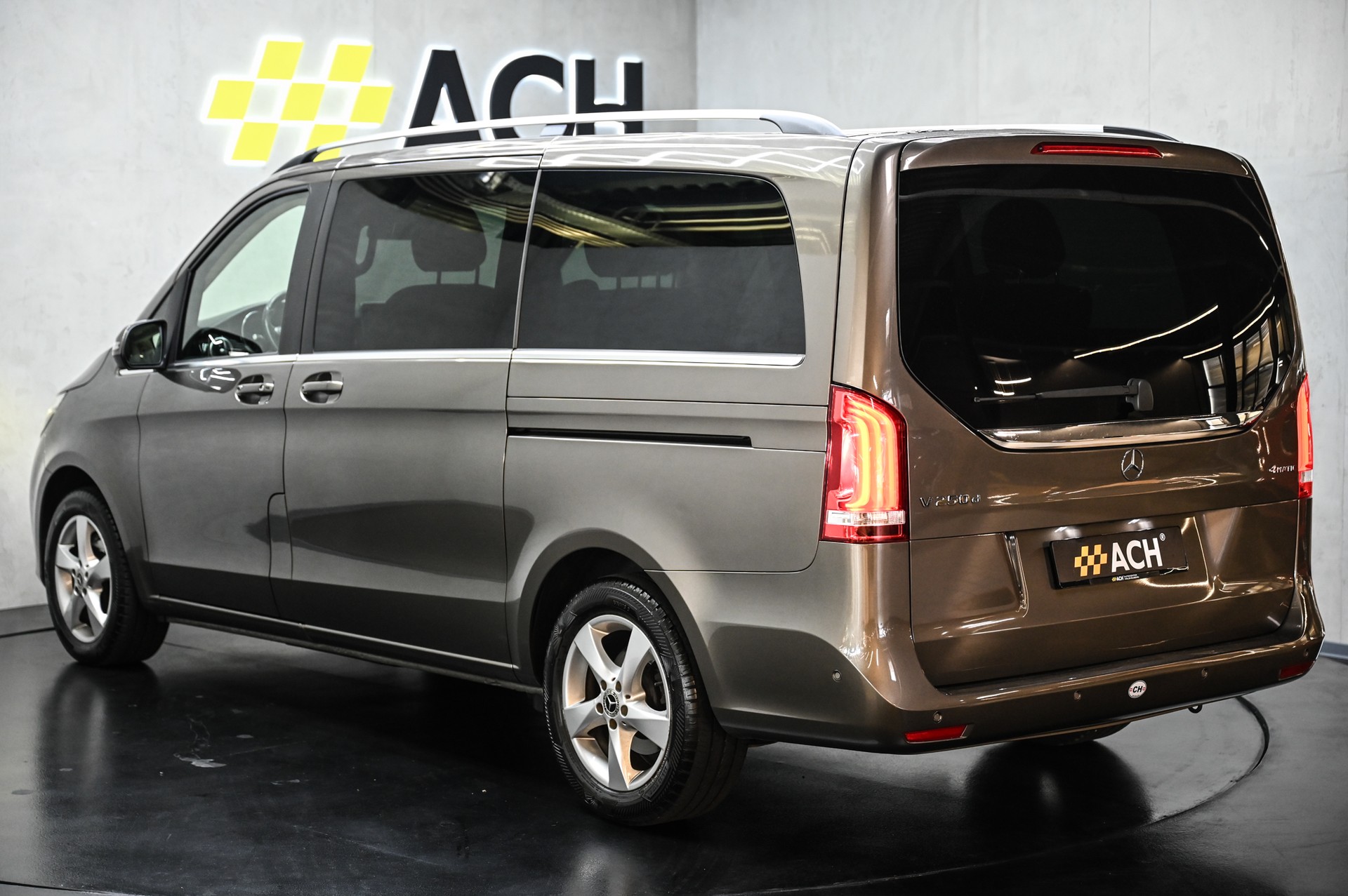 MERCEDES-BENZ V 250 d BlueTec Avant. lang 4m Van-image-3