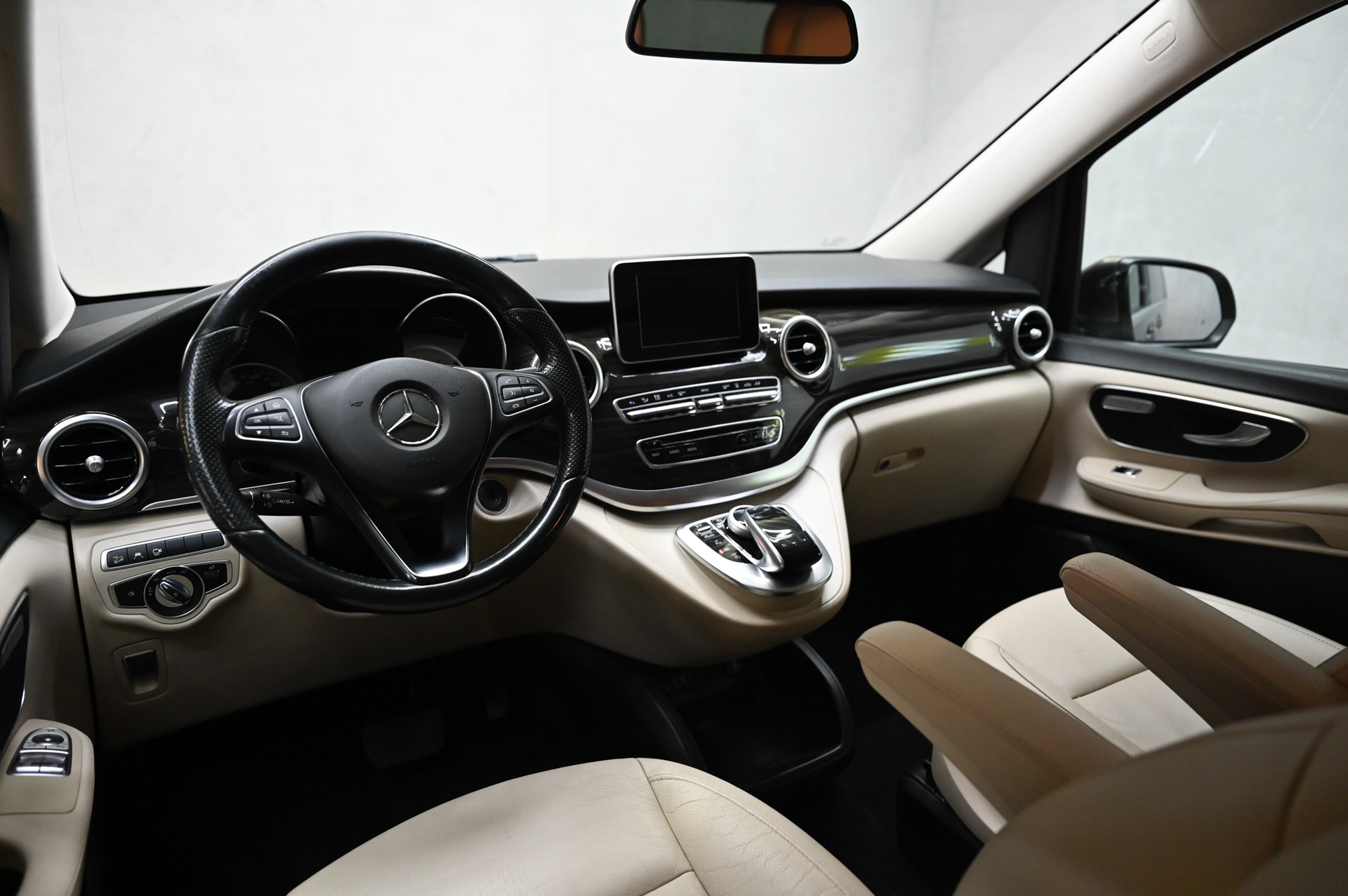 MERCEDES-BENZ V 250 d BlueTec Avant. lang 4m Van-image-20