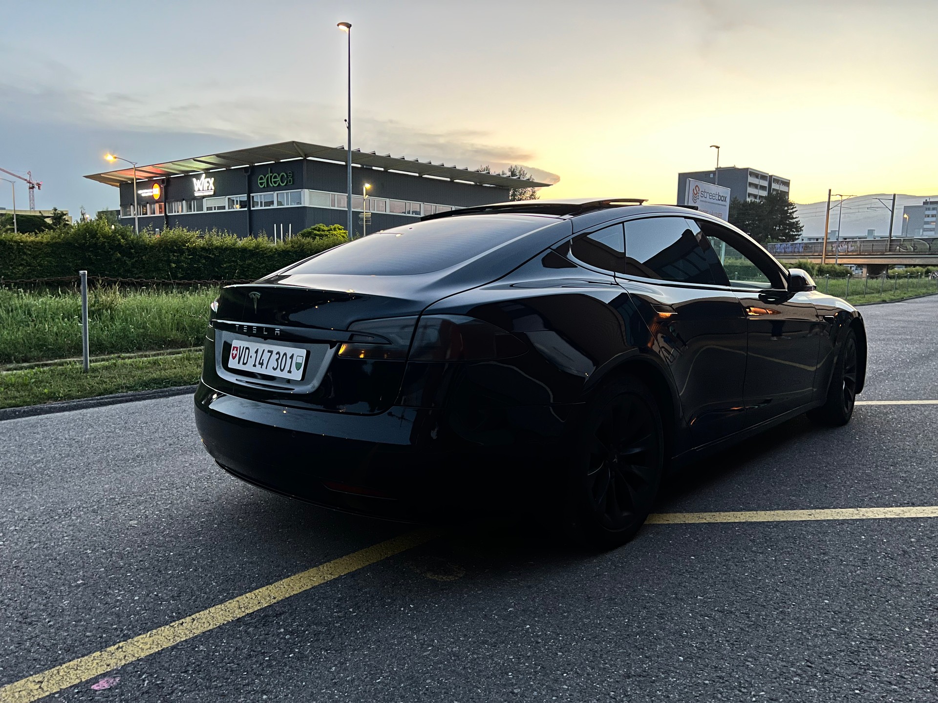 TESLA 100 D-image-2