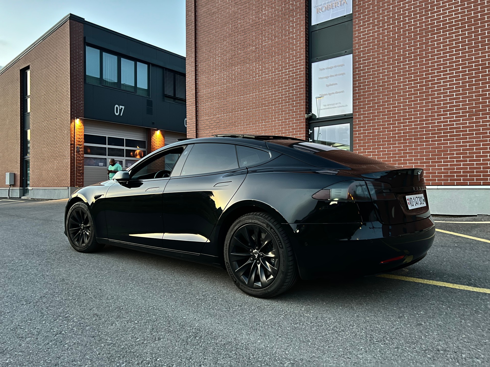 TESLA 100 D-image-1