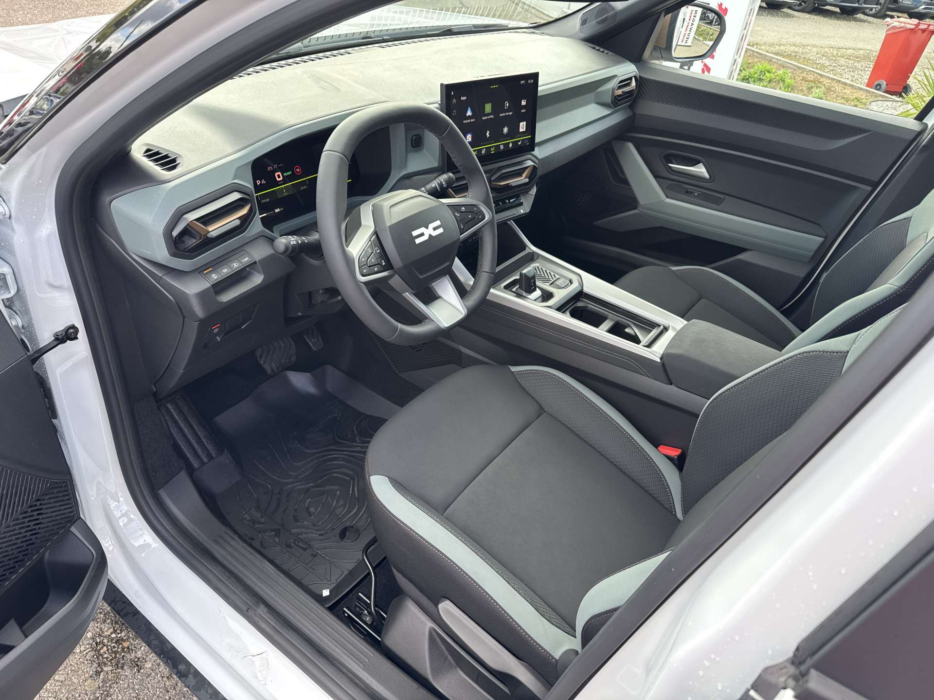 DACIA Bigster HEV 155 Extreme Automat-image-5