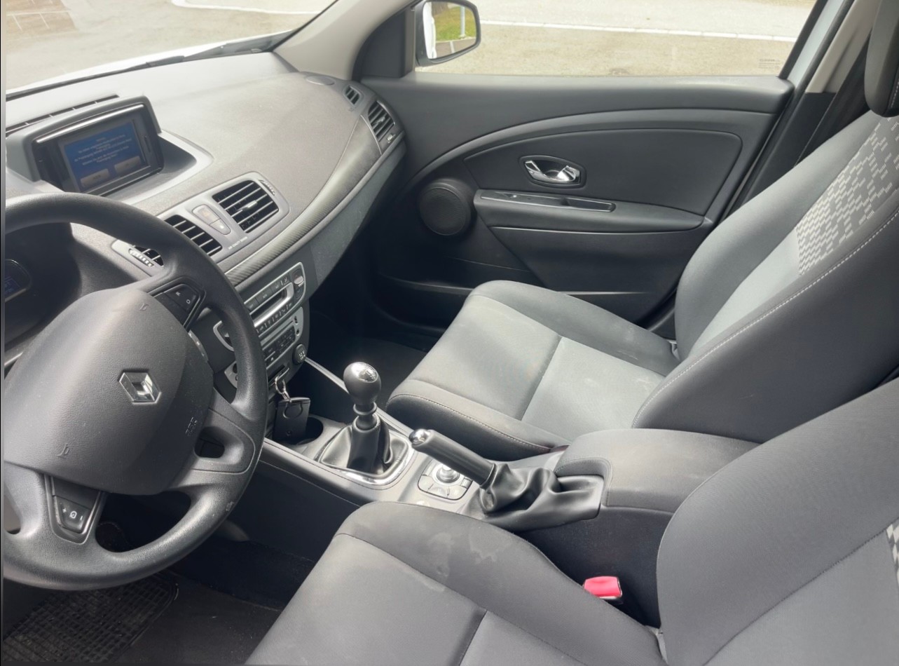 RENAULT Mégane Grandtour 1.2 16V Turbo Energy-image-9