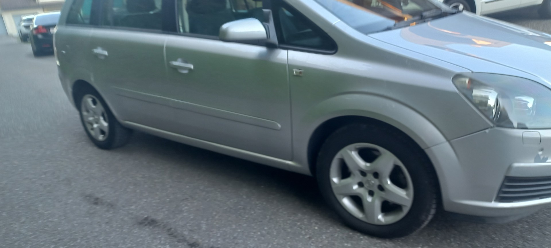 OPEL Zafira 1.9 CDTI Enjoy Automatic-image-5