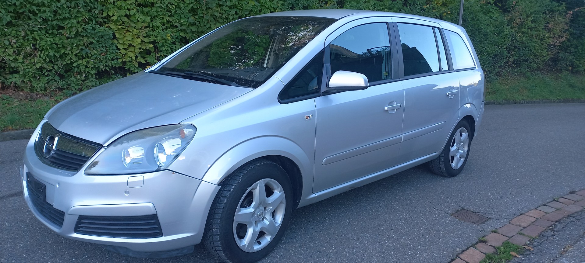 OPEL Zafira 1.9 CDTI Enjoy Automatic-image-8