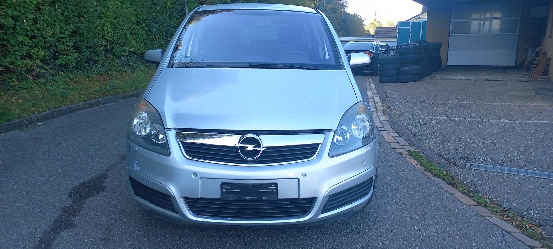 OPEL Zafira 1.9 CDTI Enjoy Automatic-image-0