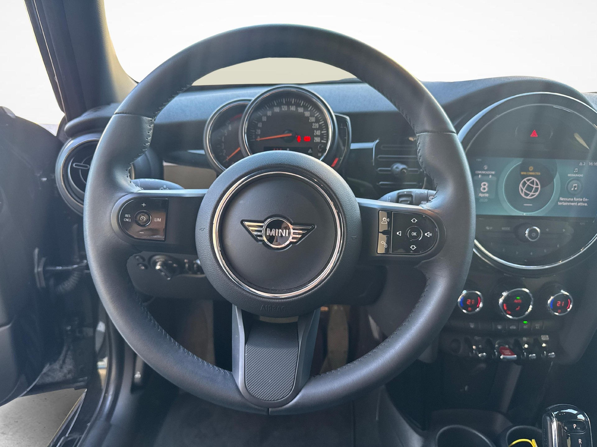 MINI F55 1.5i Cooper-image-14