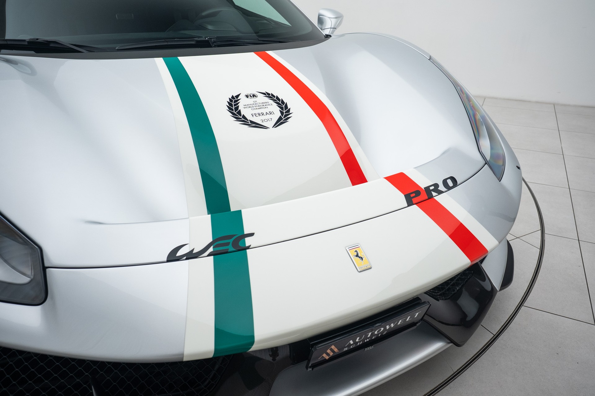 FERRARI 488 Pista Piloti-showroom-element-2