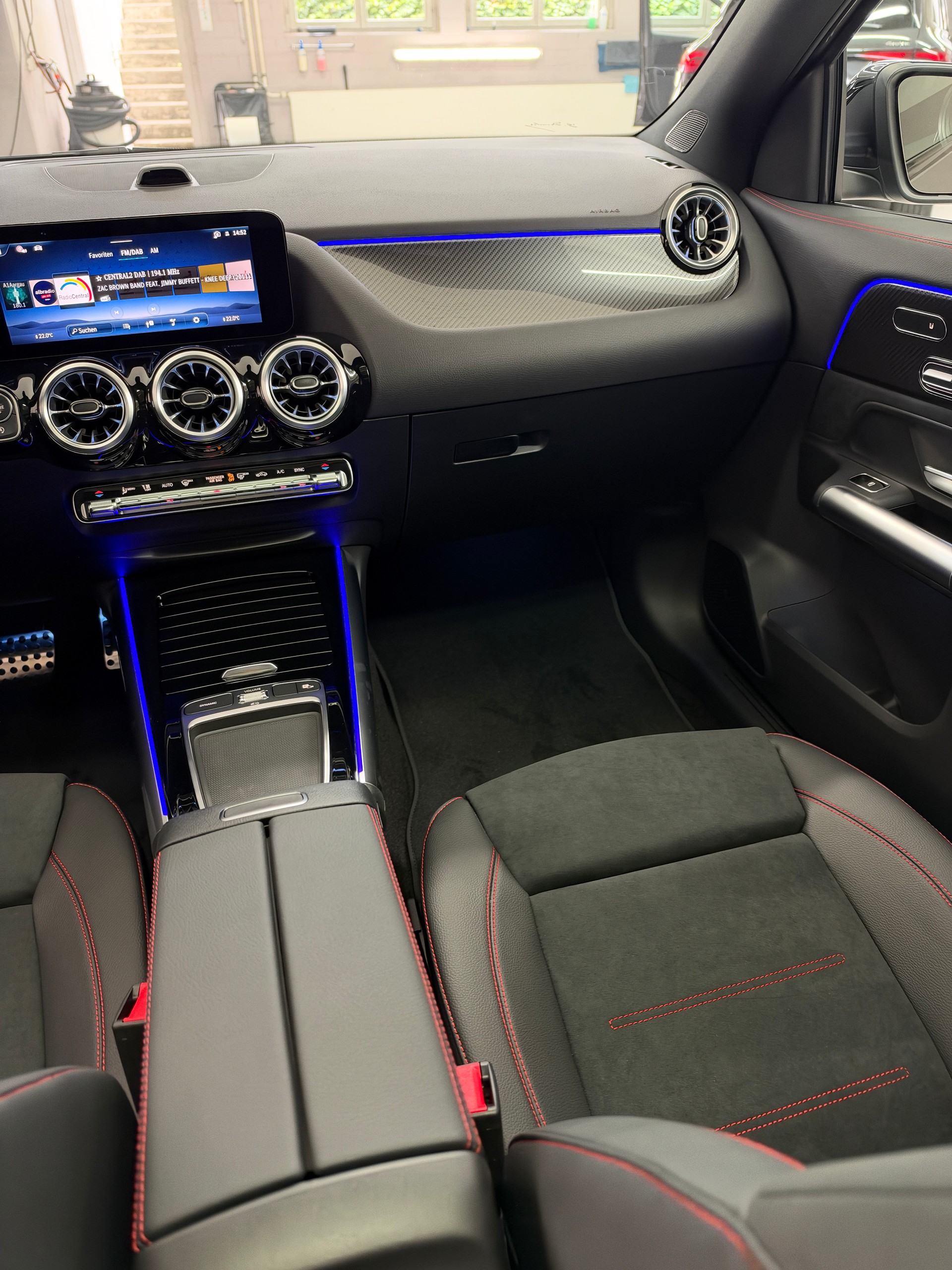 MERCEDES-BENZ GLA 200 Night Star-image-14