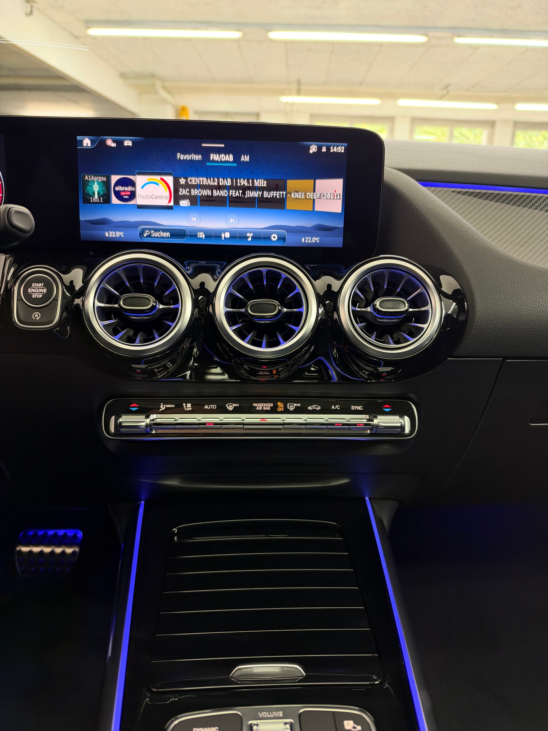 MERCEDES-BENZ GLA 200 Night Star-image-9