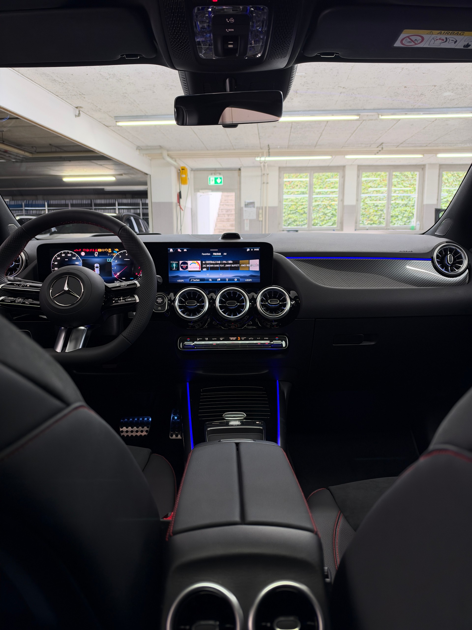 MERCEDES-BENZ GLA 200 Night Star-image-12
