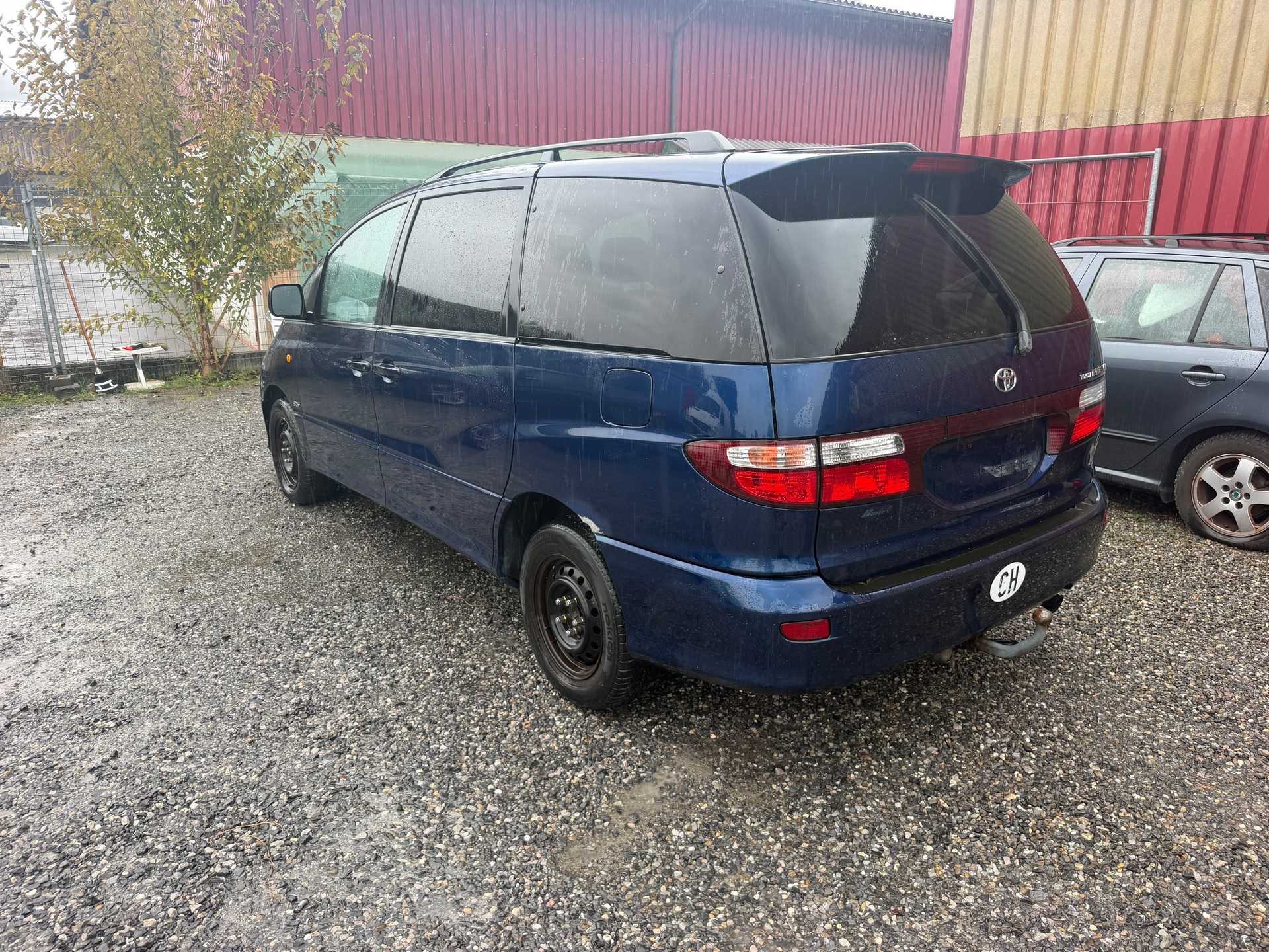 TOYOTA Previa 2.0 D4D Linea Luna-image-3