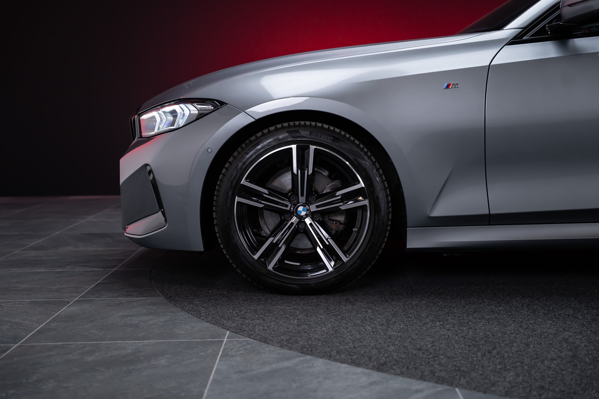 BMW 320d xDrive M Sport SAG / LCI / 360°Kamera / HeadUp / el.Sitze-image-37