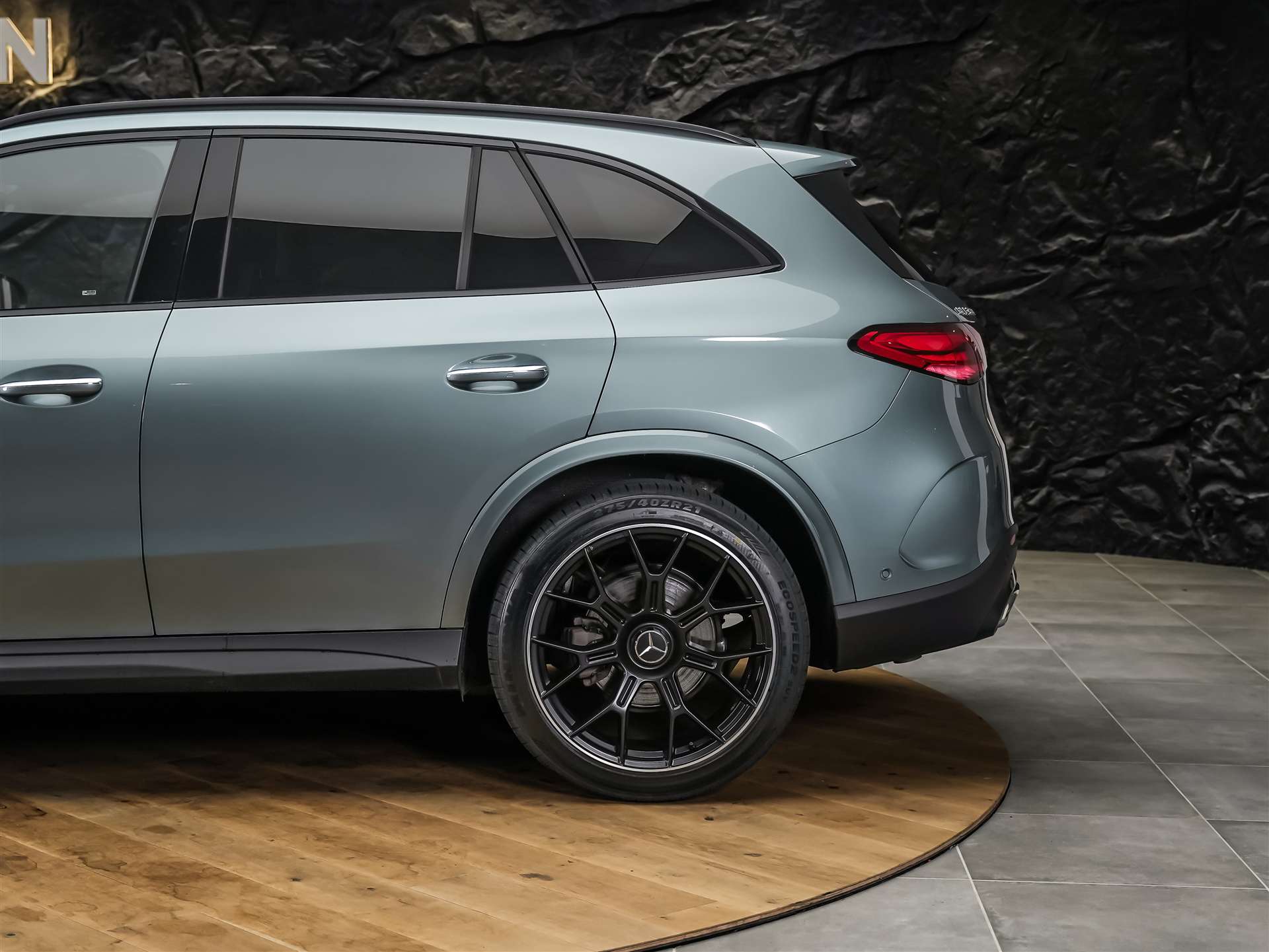 MERCEDES-BENZ GLC 300 d 4Matic AMG Line 9G-Tronic *21" Felgen*Digital Light*AHK*-image-16