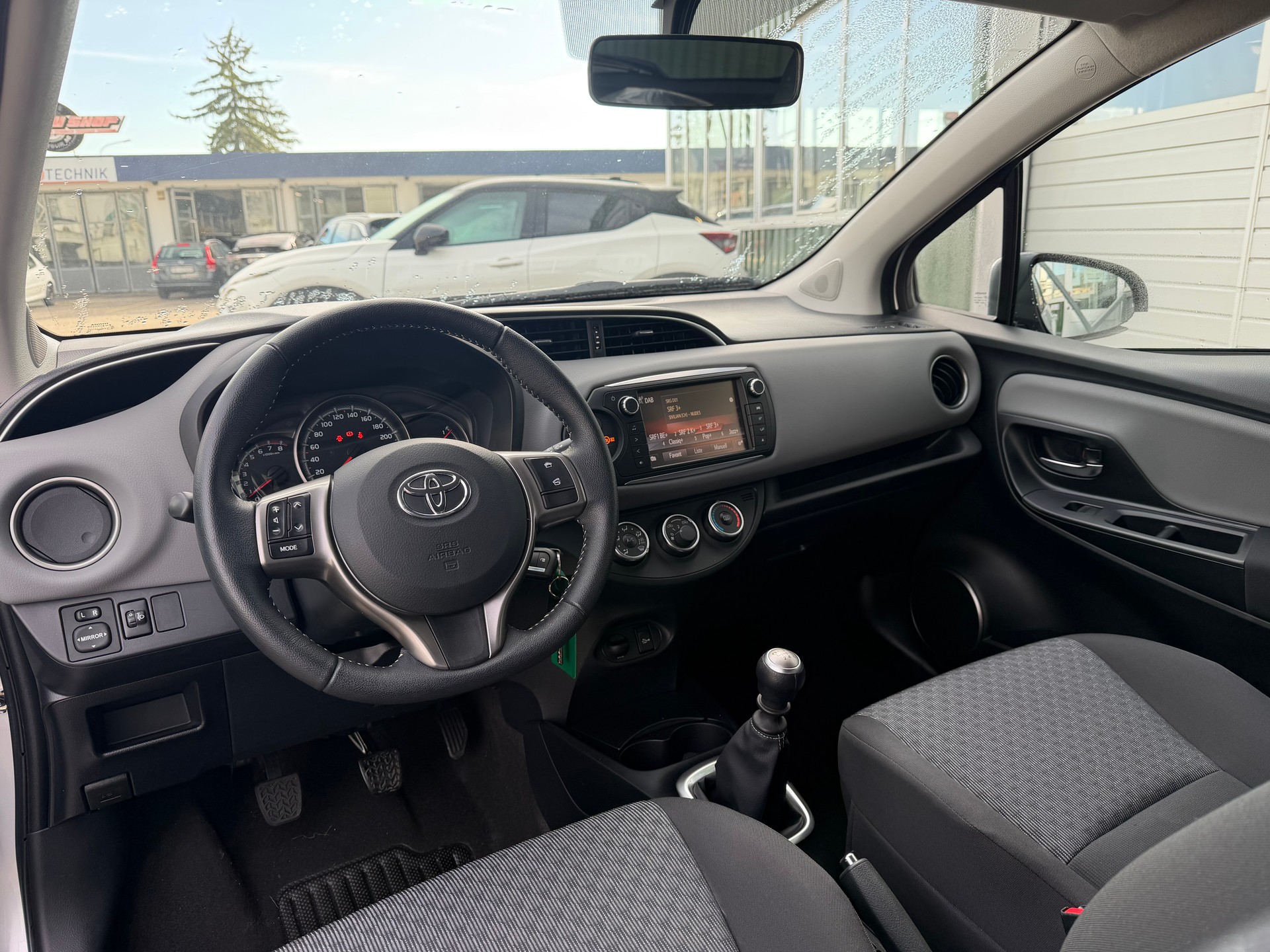TOYOTA Yaris 1.33 Trend-image-5