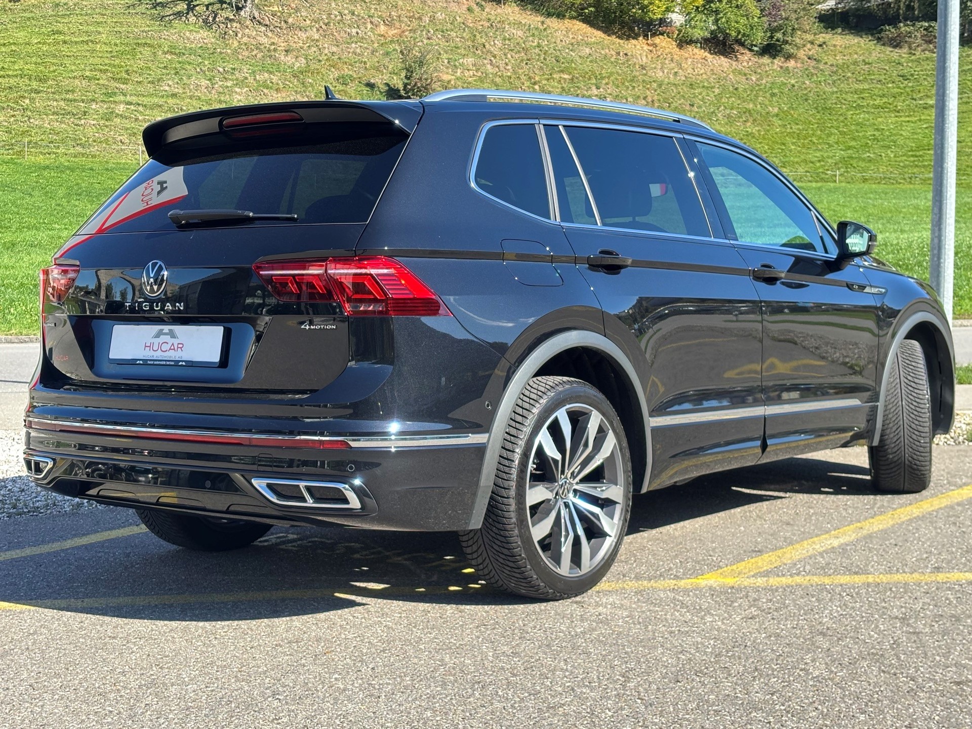 VW Tiguan Allspace 2.0TSI DSG R-Line 4Motion 7P-image-2