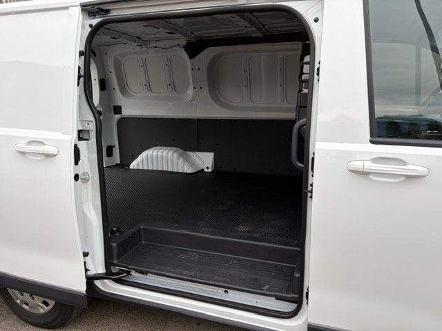 MAXUS eDeliver 7 L1 88kWh AWD-image-6