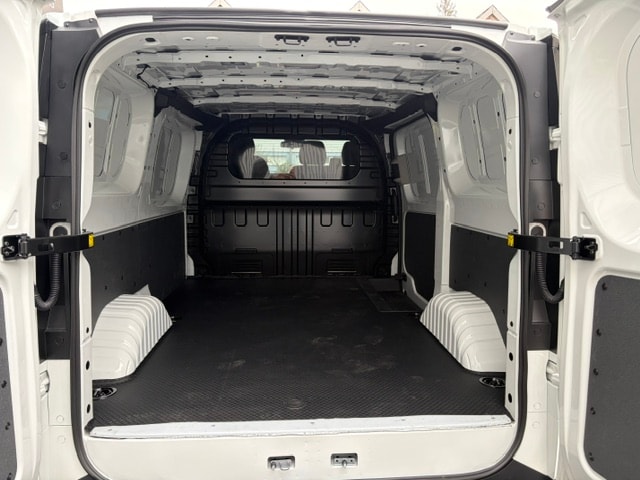 MAXUS eDeliver 7 L1 88kWh AWD-image-4