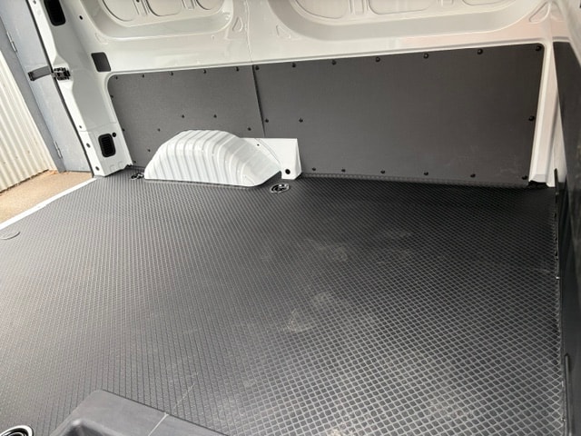 MAXUS eDeliver 7 L1 88kWh AWD-image-7