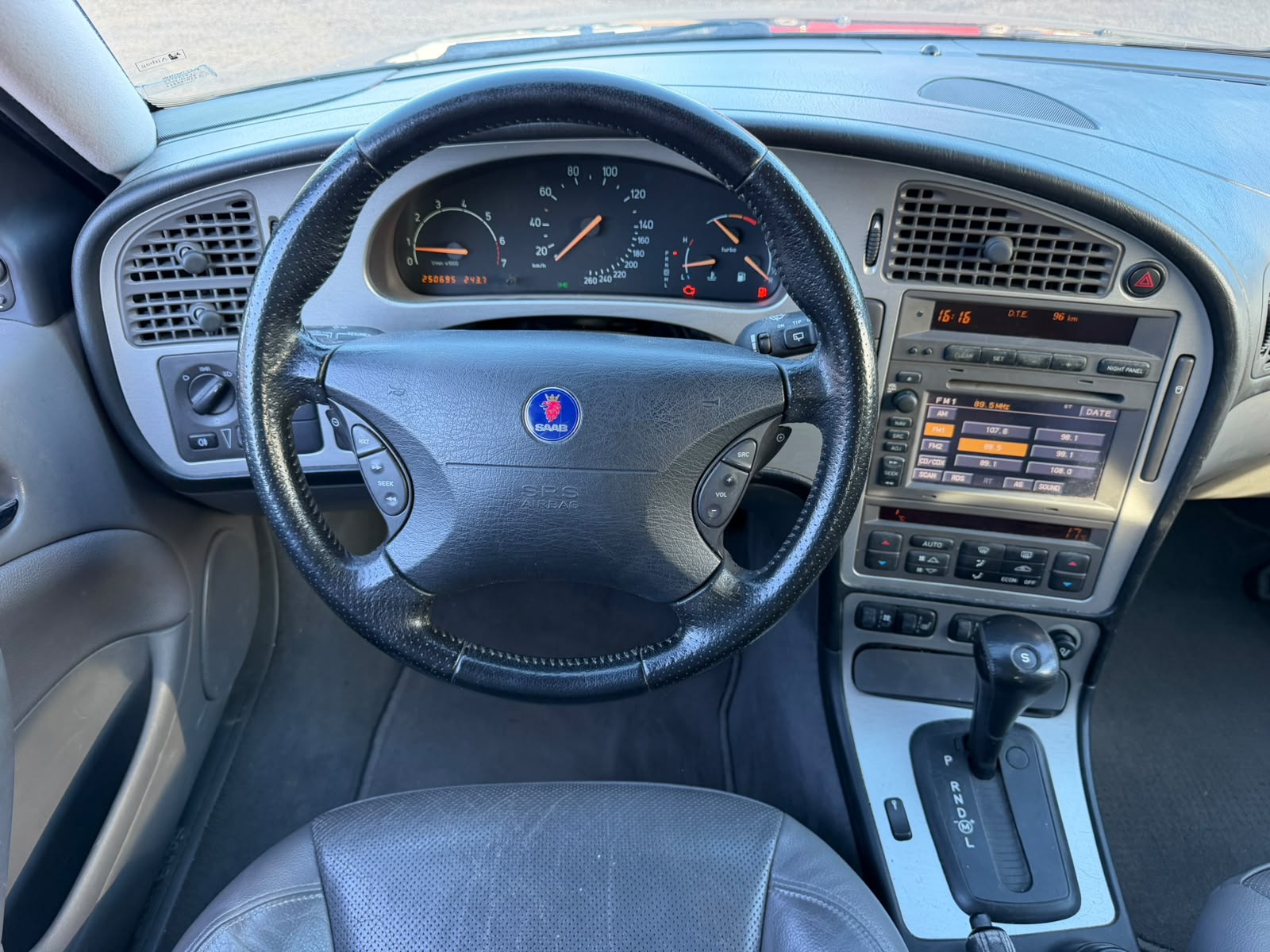SAAB 9-5 2.3T Vector-image-20