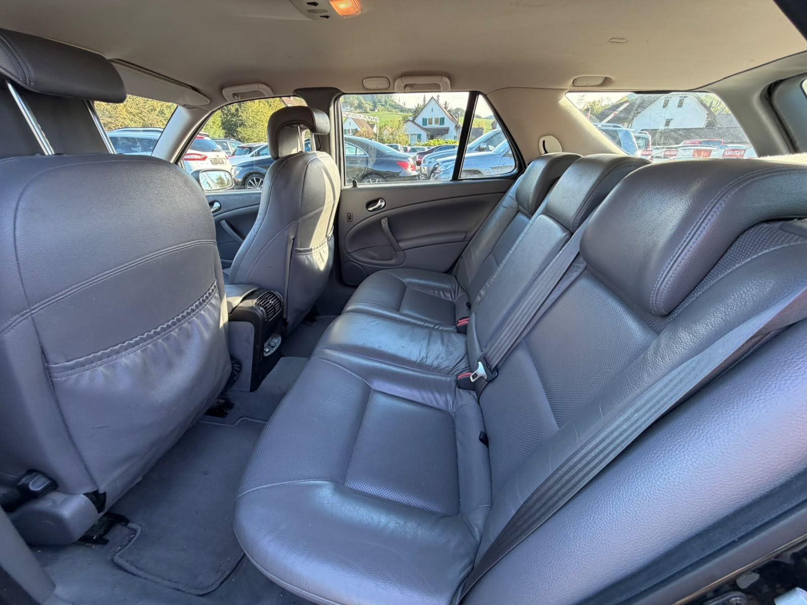 SAAB 9-5 2.3T Vector-image-13