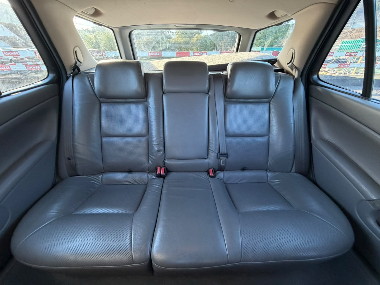 SAAB 9-5 2.3T Vector-image-18