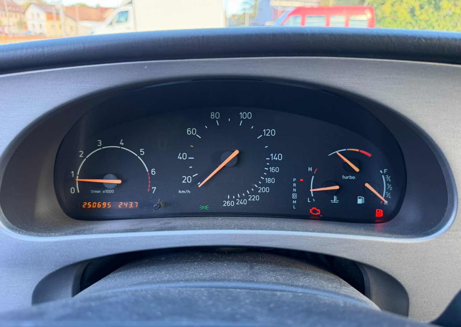 SAAB 9-5 2.3T Vector-image-25