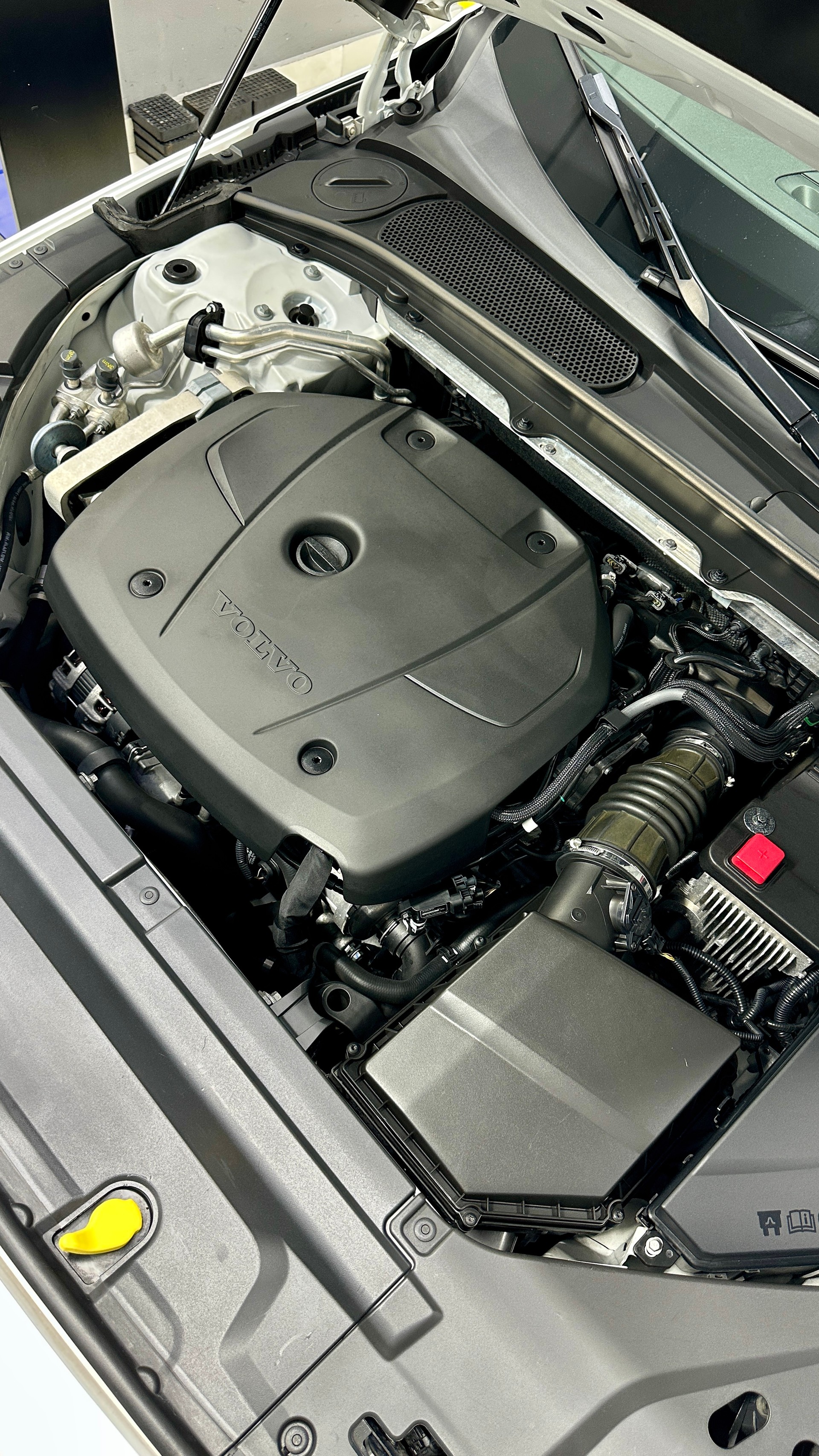 VOLVO 2.0 T6 Inscription AWD * Polestar Tuned *-image-9
