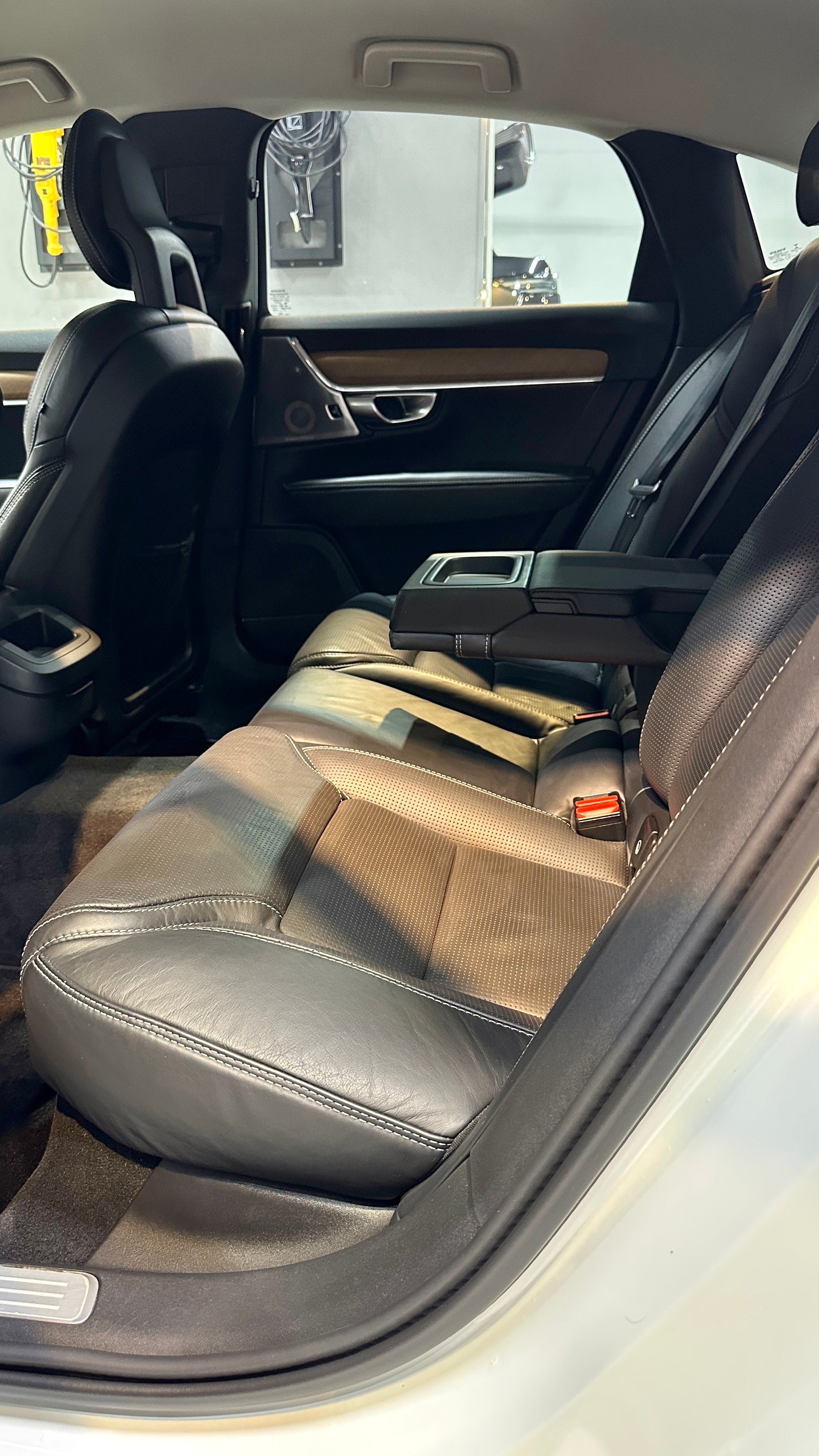 VOLVO 2.0 T6 Inscription AWD * Polestar Tuned *-image-8