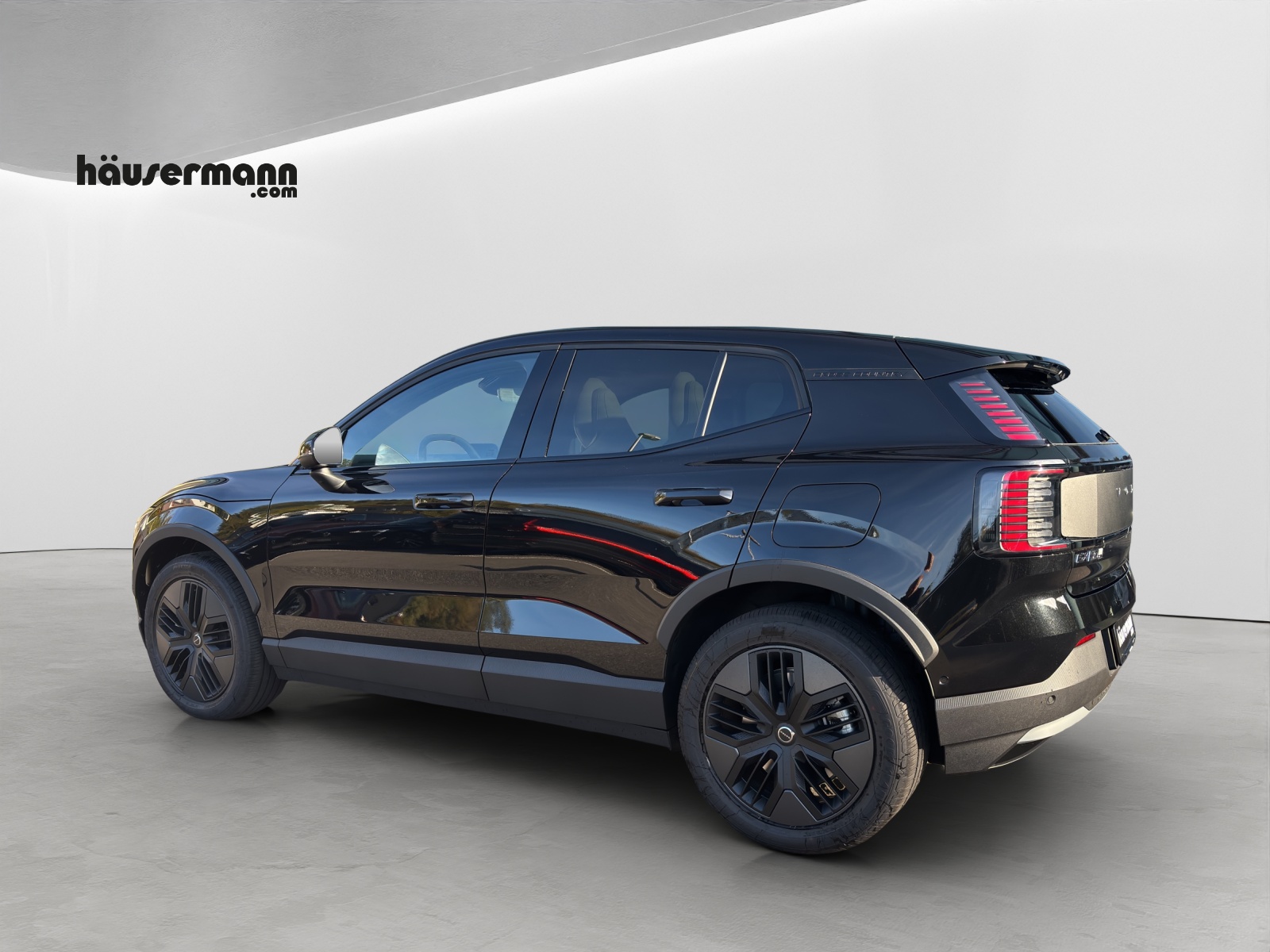 VOLVO EX30 CC P8 Ultra AWD-image-2