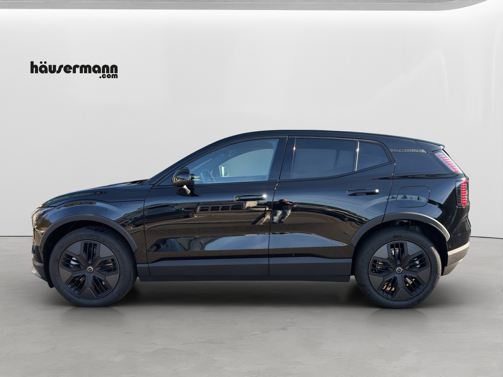 VOLVO EX30 CC P8 Ultra AWD-image-1