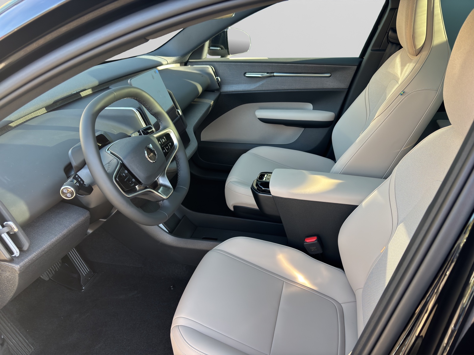 VOLVO EX30 CC P8 Ultra AWD-image-3