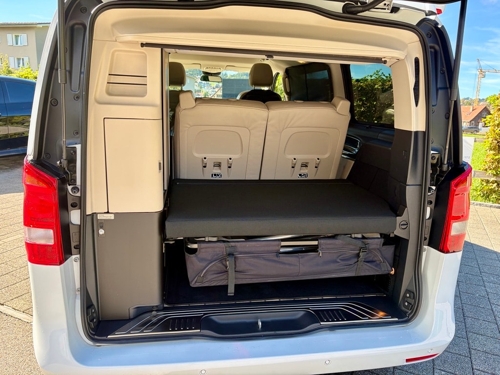 MERCEDES-BENZ 250 d 4matic-image-4