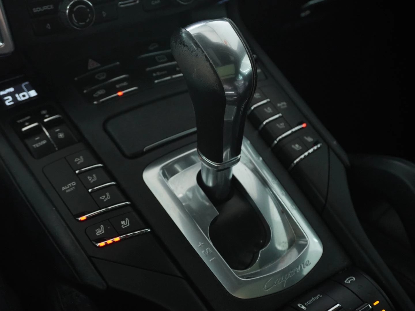 PORSCHE Cayenne GTS-image-7
