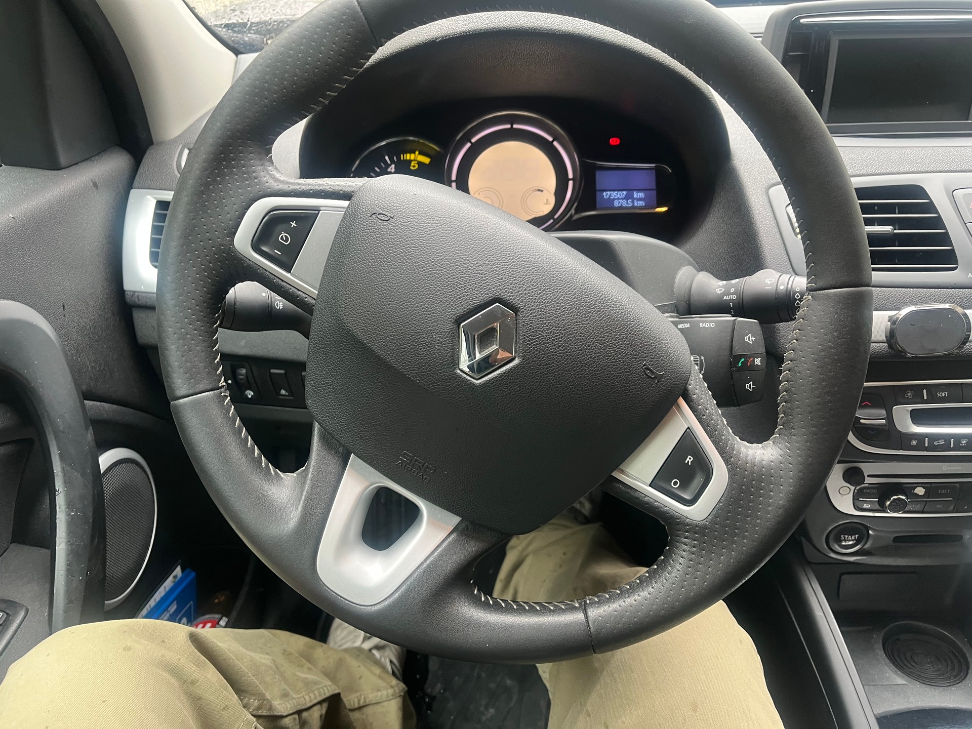 RENAULT Mégane 1.5 dCi Expression EDC-image-8