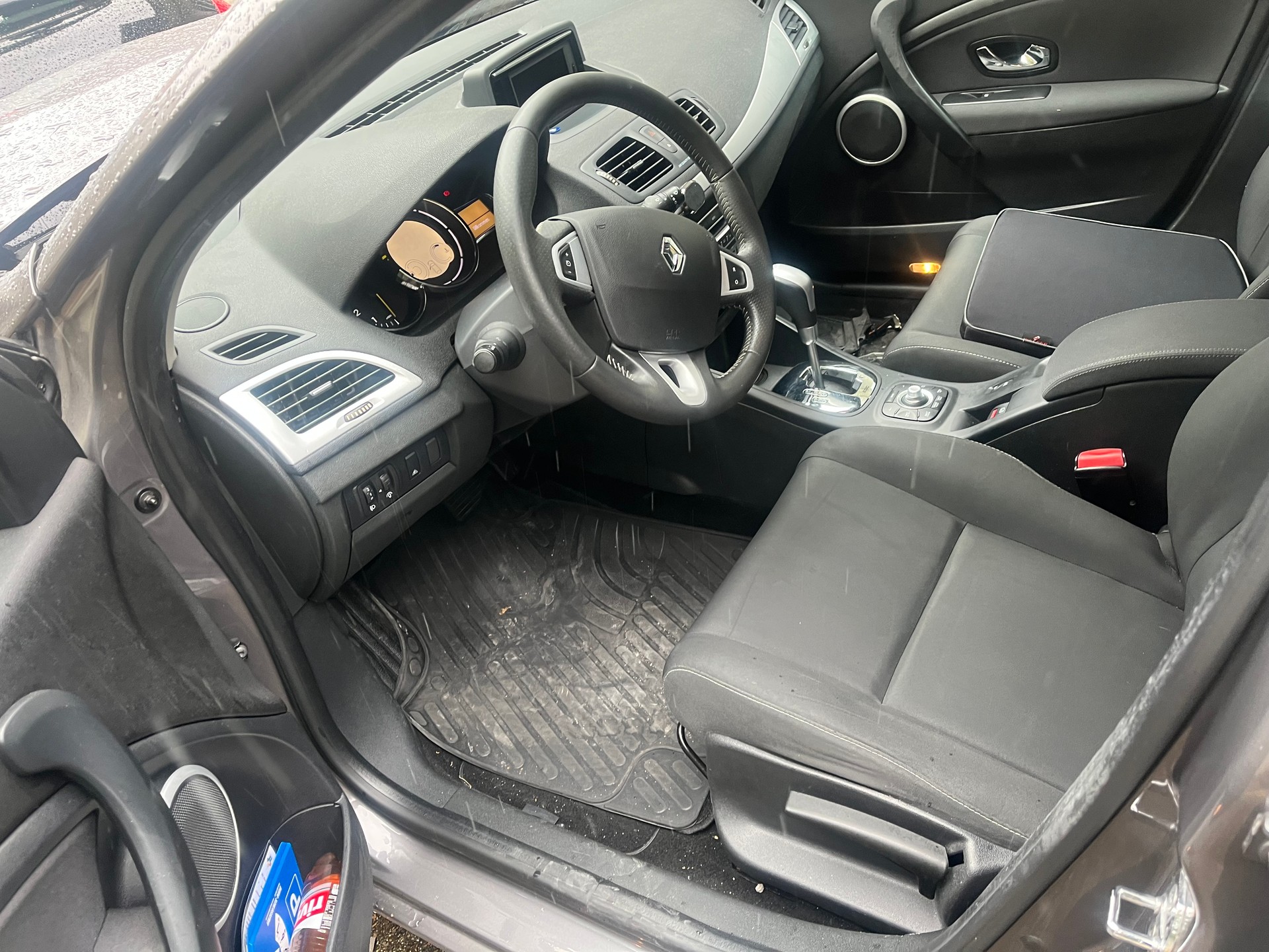 RENAULT Mégane 1.5 dCi Expression EDC-image-4