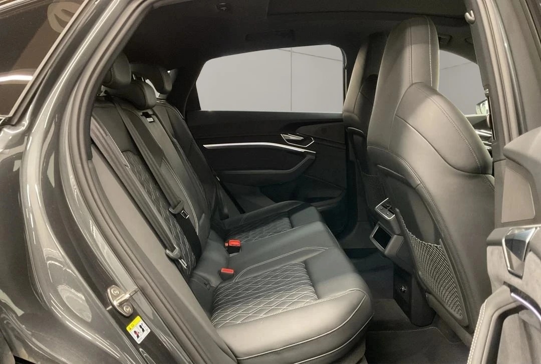 AUDI e-tron S Sportback quattro-image-11