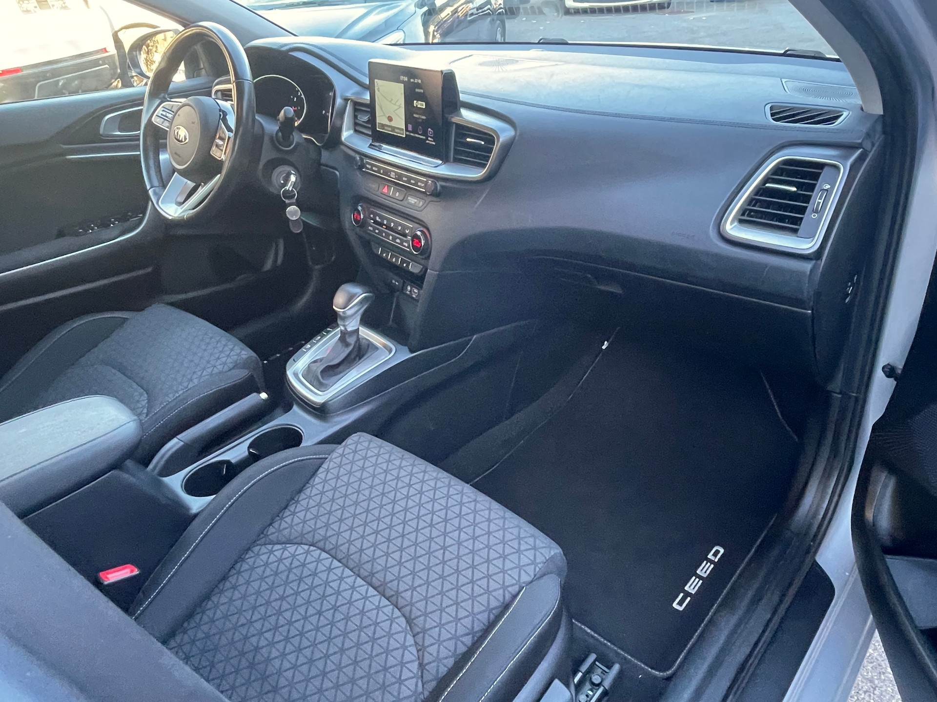 KIA Ceed Sportswagon 1.4 T-GDi Trend DCT-image-12