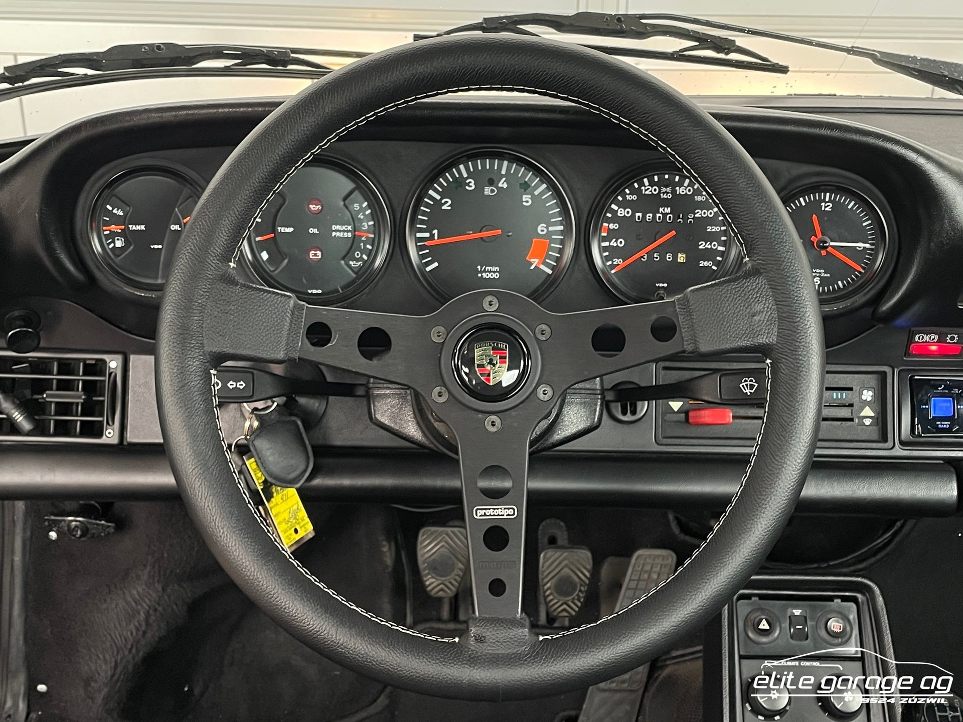 PORSCHE 911 Carrera Targa-image-9