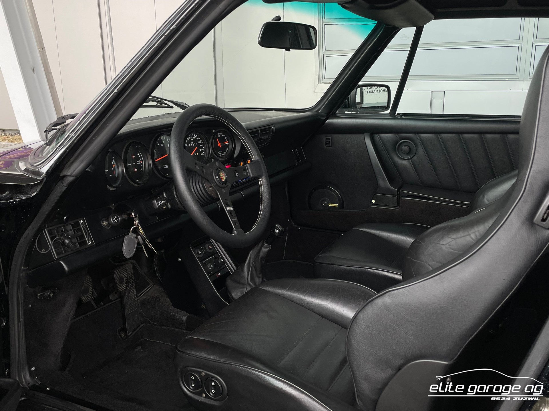 PORSCHE 911 Carrera Targa-image-8